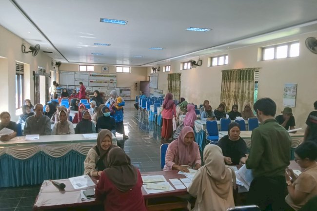 Pembagian Kartu Keluarga Sejahtera di Kecamatan Delanggu